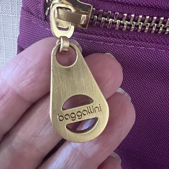 BAGGALLINI Crossbody 2 Pc Set NWT Vibrant Purple Gold Hardware Turn Lock Zipper - Picture 13 of 16